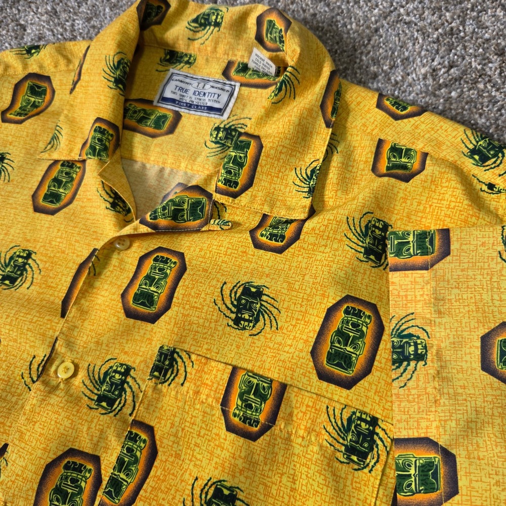 True Identity Mens 2X Yellow Tiki Mask Print Short Sleeve Button Down Shirt UAE